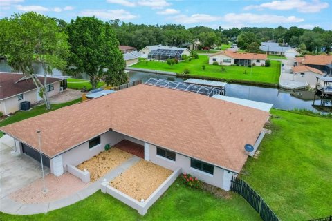 House in Tavares, Florida 3 bedrooms, 160.07 sq.m. № 1686513 - photo 5