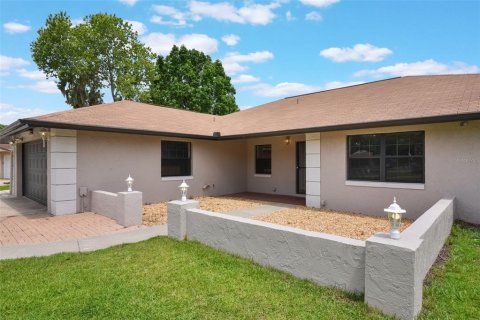 House in Tavares, Florida 3 bedrooms, 160.07 sq.m. № 1686513 - photo 6