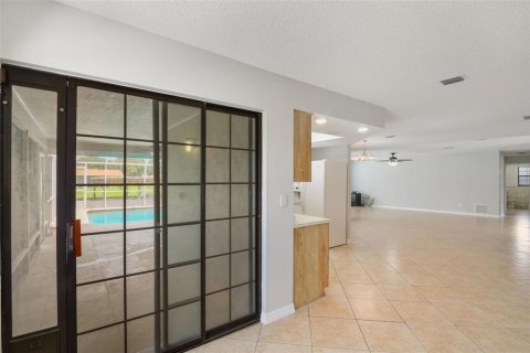 House in Tavares, Florida 3 bedrooms, 160.07 sq.m. № 1686513 - photo 24