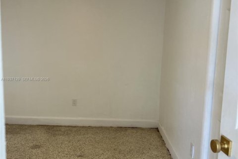 House in Miami, Florida 2 bedrooms, 72.74 sq.m. № 1995043 - photo 9