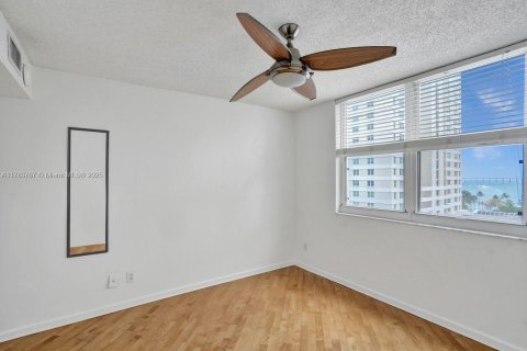 Condo in Miami, Florida, 1 bedroom  № 1642032 - photo 14