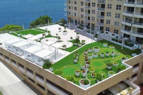 Condo in Miami, Florida, 1 bedroom  № 1642032 - photo 5