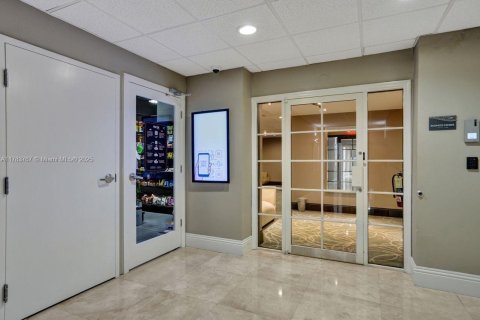 Condo in Miami, Florida, 1 bedroom  № 1642032 - photo 26