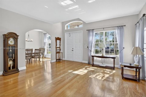 Купить виллу или дом в Пемброк-Пайнс, Флорида 4 спальни, 201.78м2, № 1970870 - фото 3