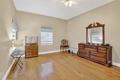 Купить виллу или дом в Пемброк-Пайнс, Флорида 4 спальни, 201.78м2, № 1970870 - фото 26