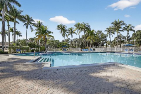 Купить виллу или дом в Пемброк-Пайнс, Флорида 4 спальни, 201.78м2, № 1970870 - фото 6