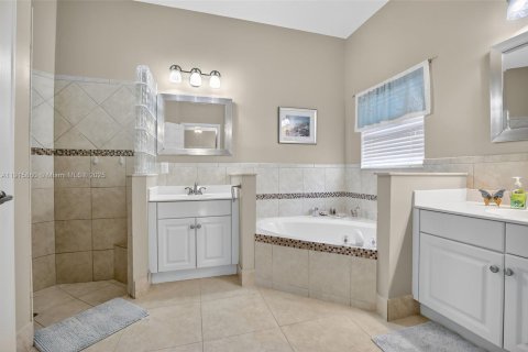 Купить виллу или дом в Пемброк-Пайнс, Флорида 4 спальни, 201.78м2, № 1970870 - фото 29