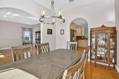 Купить виллу или дом в Пемброк-Пайнс, Флорида 4 спальни, 201.78м2, № 1970870 - фото 15