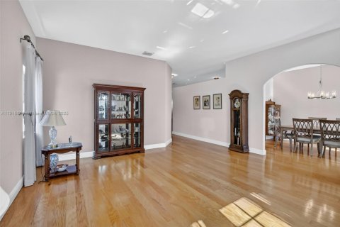 Купить виллу или дом в Пемброк-Пайнс, Флорида 4 спальни, 201.78м2, № 1970870 - фото 12