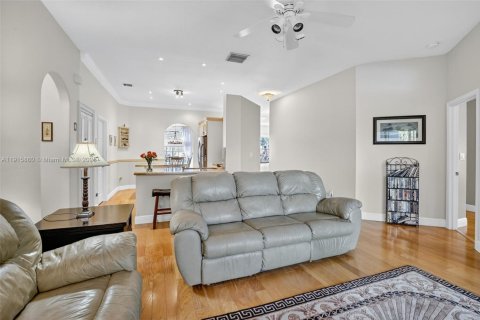 Купить виллу или дом в Пемброк-Пайнс, Флорида 4 спальни, 201.78м2, № 1970870 - фото 24