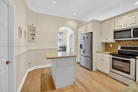 Купить виллу или дом в Пемброк-Пайнс, Флорида 4 спальни, 201.78м2, № 1970870 - фото 18