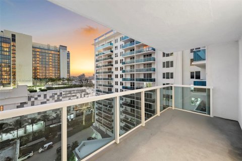 Copropriété à vendre à Miami Beach, Floride: 2 chambres № 1969006 - photo 3