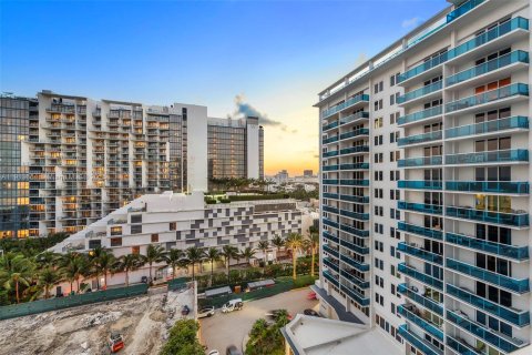 Copropriété à vendre à Miami Beach, Floride: 2 chambres № 1969006 - photo 7