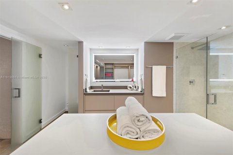 Copropriété à vendre à Miami Beach, Floride: 2 chambres № 1969006 - photo 4