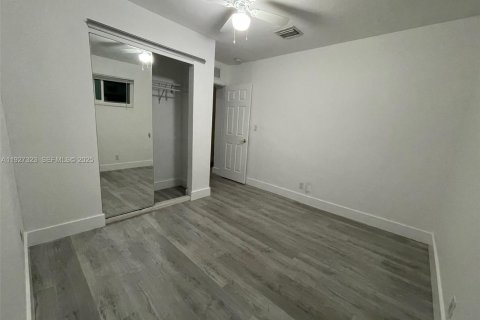 Casa en alquiler en Dania Beach, Florida, 2 dormitorios, 75.44 m2 № 1986245 - foto 7