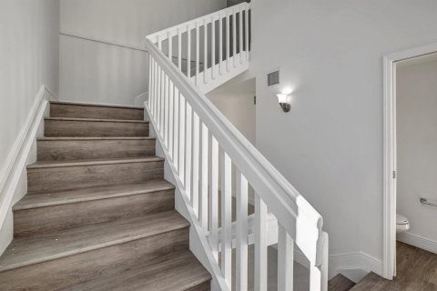 Townhouse in Hollywood, Florida 3 bedrooms, 123 sq.m. № 2400513 - photo 4
