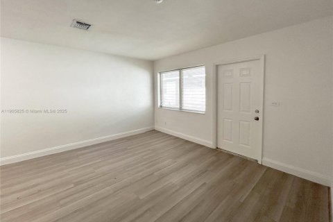 Appartement à louer à Miami, Floride: 1 chambre, 590.86 m2 № 1956290 - photo 5