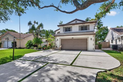 House in Davie, Florida 3 bedrooms, 194.35 sq.m. № 2064970 - photo 2