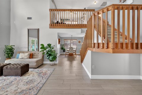 House in Davie, Florida 3 bedrooms, 194.35 sq.m. № 2064970 - photo 10