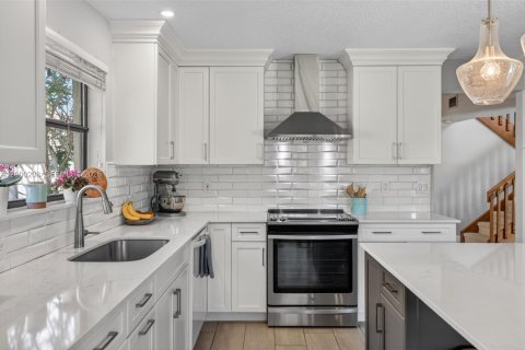 House in Davie, Florida 3 bedrooms, 194.35 sq.m. № 2064970 - photo 20