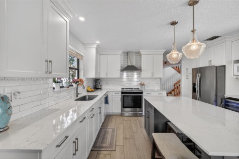 House in Davie, Florida 3 bedrooms, 194.35 sq.m. № 2064970 - photo 17