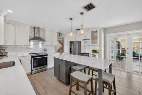 House in Davie, Florida 3 bedrooms, 194.35 sq.m. № 2064970 - photo 18