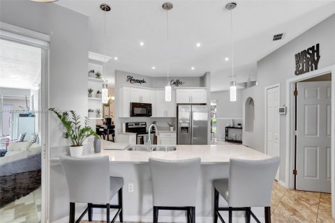 Casa en venta en Kissimmee, Florida, 3 dormitorios № 1804348 - foto 18