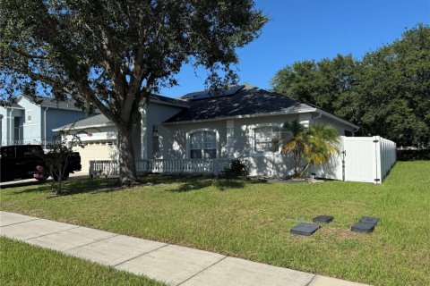 Casa en venta en Kissimmee, Florida, 3 dormitorios № 1804348 - foto 2