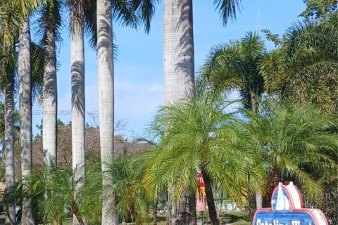 Casa en venta en Cutler Bay, Florida, 4 dormitorios, 182.74 m2 № 2029917 - foto 13