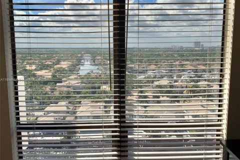 Купить кондоминиум в Холливуд, Флорида 2 спальни, 113.43м2, № 1959477 - фото 24