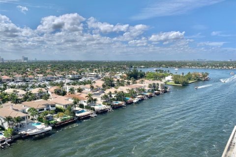 Купить кондоминиум в Холливуд, Флорида 2 спальни, 113.43м2, № 1959477 - фото 5