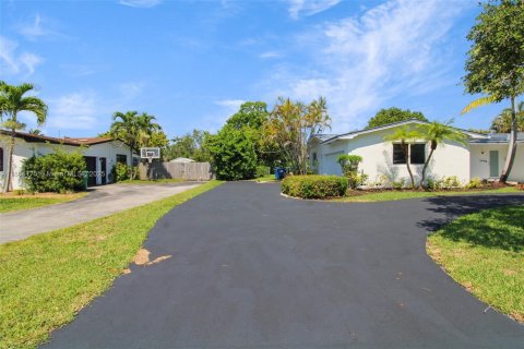 Casa en venta en Palmetto Bay, Florida, 3 dormitorios, 163.88 m2 № 1700906 - foto 4