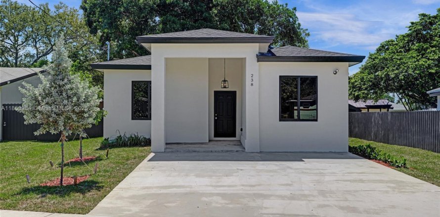 House in Dania Beach, Florida 4 bedrooms № 1891846