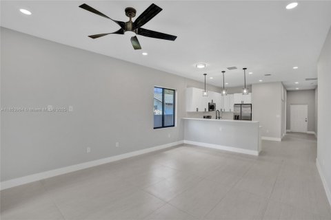 House in Dania Beach, Florida 4 bedrooms № 1891846 - photo 6