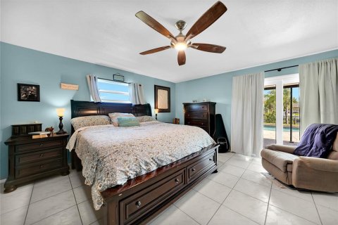 House in Port Charlotte, Florida 4 bedrooms, 199.18 sq.m. № 1421951 - photo 20