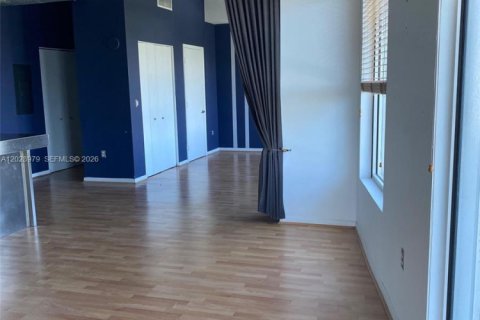 Condo in Miami, Florida, 2 bedrooms  № 2242988 - photo 7