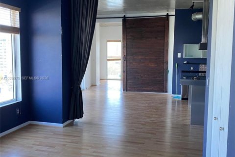 Condo in Miami, Florida, 2 bedrooms  № 2242988 - photo 6