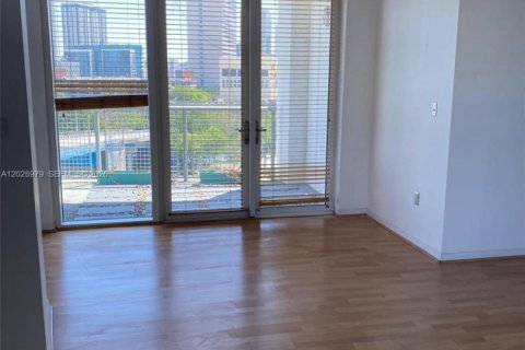 Condo in Miami, Florida, 2 bedrooms  № 2242988 - photo 10