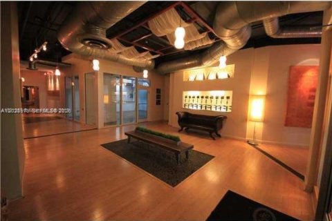 Condo in Miami, Florida, 2 bedrooms  № 2242988 - photo 3