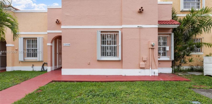 Таунхаус в Майами, Флорида 3 спальни, 100.43м2 № 1989856