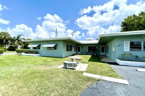 Commercial property in Deerfield Beach, Florida 231.05 sq.m. № 862667 - photo 1
