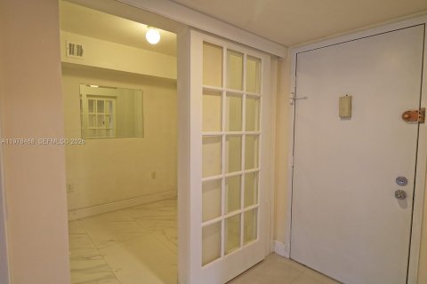 Снять в аренду кондоминиум в Уэстон, Флорида 2 спальни, 114.73м2, № 2042884 - фото 12