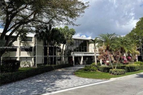 Снять в аренду кондоминиум в Уэстон, Флорида 2 спальни, 114.73м2, № 2042884 - фото 2