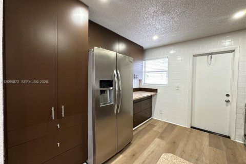 Appartement à louer à Hallandale Beach, Floride: 2 chambres № 2385082 - photo 4