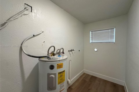 Appartement à louer à Hallandale Beach, Floride: 2 chambres № 2385082 - photo 25