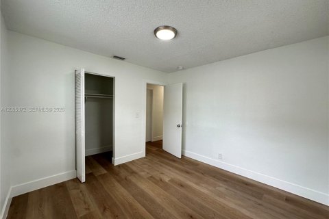 Appartement à louer à Hallandale Beach, Floride: 2 chambres № 2385082 - photo 15