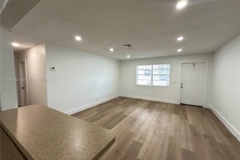 Appartement à louer à Hallandale Beach, Floride: 2 chambres № 2385082 - photo 9