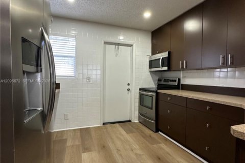 Appartement à louer à Hallandale Beach, Floride: 2 chambres № 2385082 - photo 8