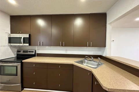 Appartement à louer à Hallandale Beach, Floride: 2 chambres № 2385082 - photo 7