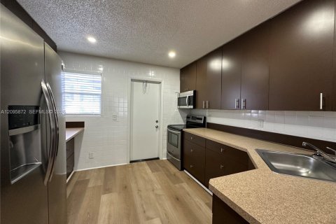 Appartement à louer à Hallandale Beach, Floride: 2 chambres № 2385082 - photo 5
